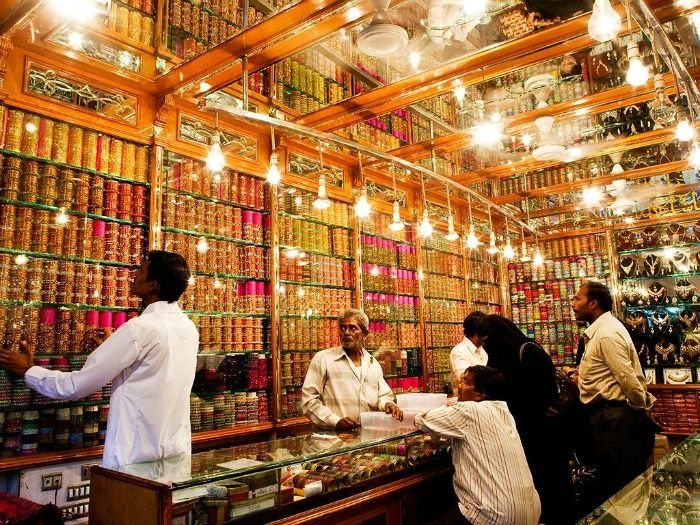 Laad Bazaar - famous for hyderabadi stone studded bangles
