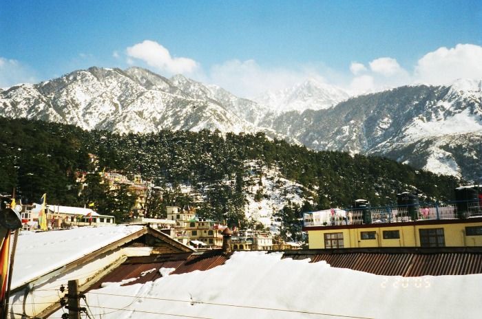 The café town McLeod Ganj for a romantic escapade into hills