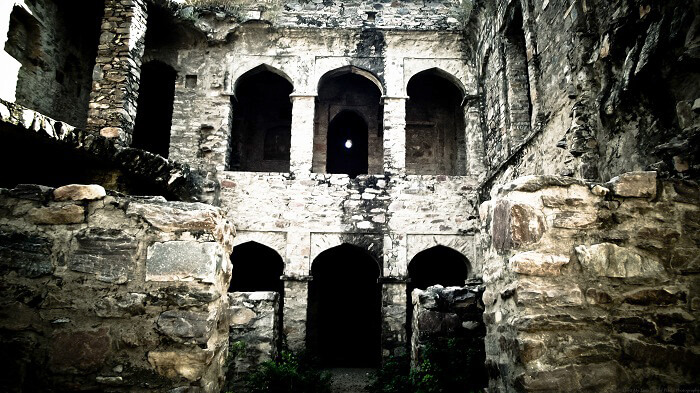 Bhangarh fort is one of the most haunted places in India