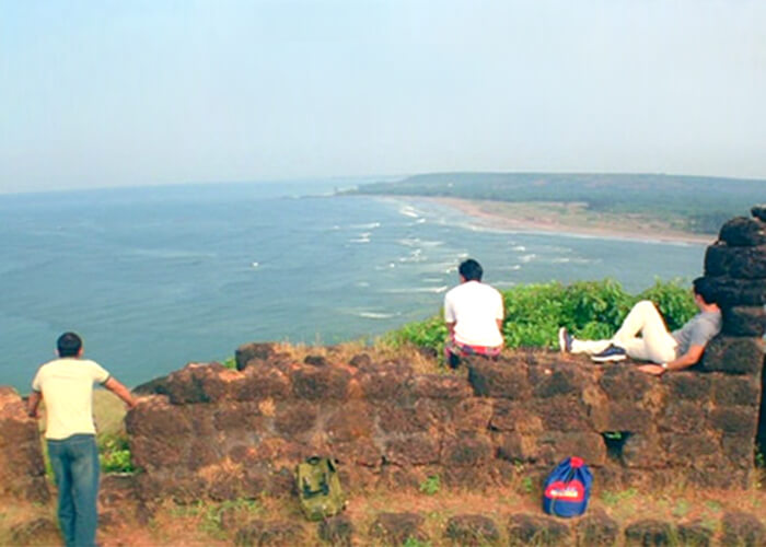 http://d27k8xmh3cuzik.cloudfront.net/wp-content/uploads/2015/09/goa-dil-chahta-hai-fort.jpg