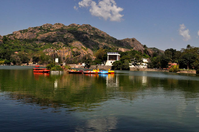 Stunning Nakki Lake in Mount Abu