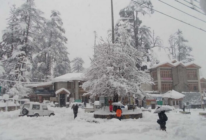 Snowfall in Manali is enjoyed a lot by tourists