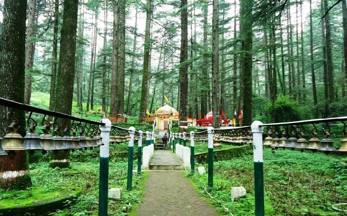 Pay a visit to Tarkeshwar Mahadev to achieve peace of mind and soul