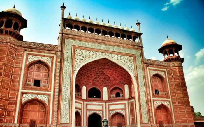 The carved columns and domes of the Jama Masjid in the Fatehpur Sikri complex