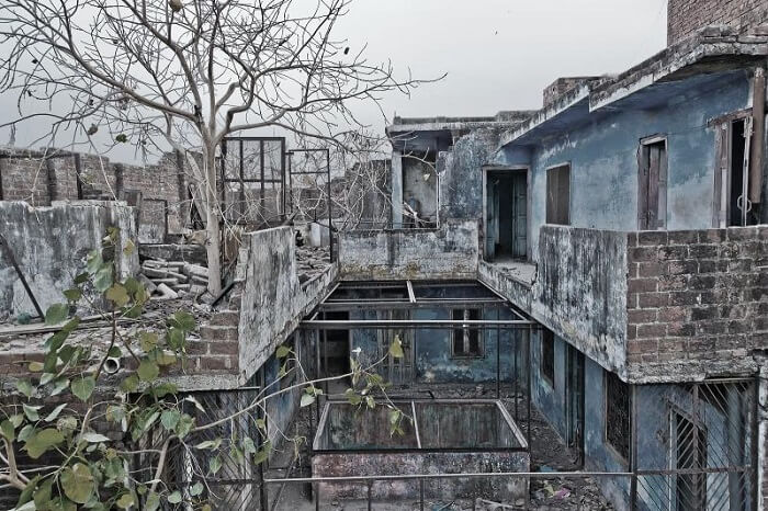 10 Real But Insanely Haunted Houses In India