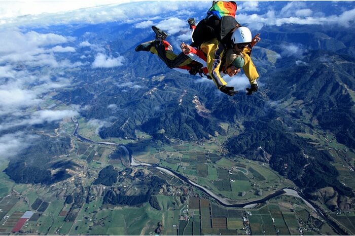 tandem skydiving  jump