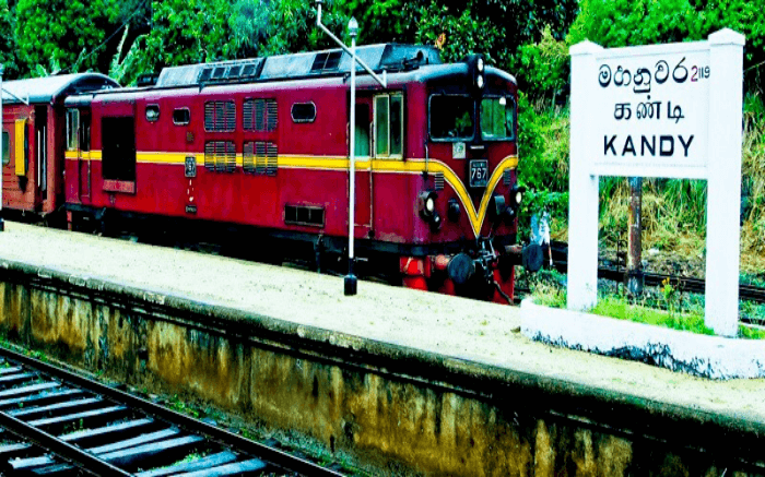 Atrain approaching Kandy Railway Station in Kandy 