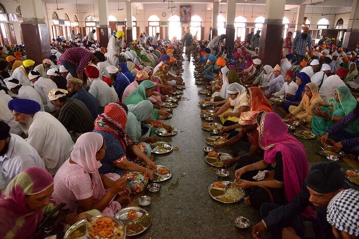 A langar at Gurudwara Bangla Sahib