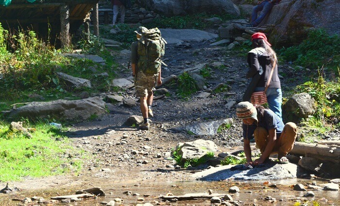 Through the Kheer Ganga trek