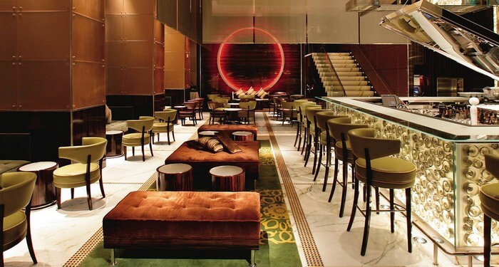 The Mo bar is one of the most luxurious bars accessible to the visitors of Hong Kong nightlife