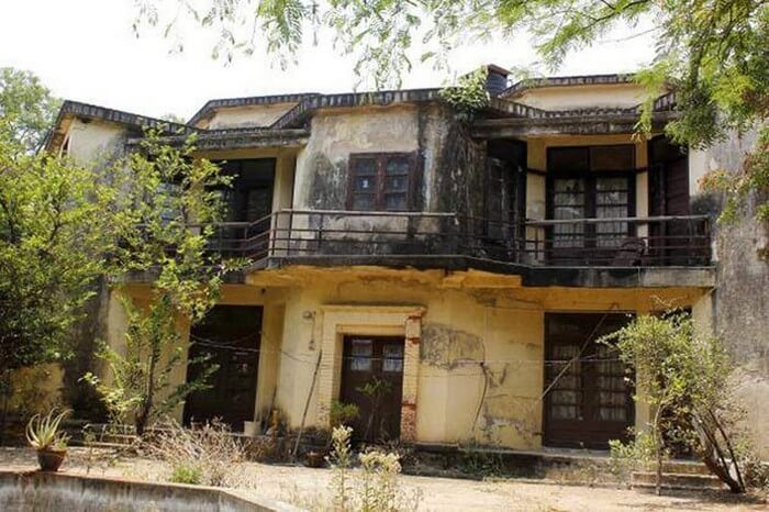 10 Real But Insanely Haunted Houses In India