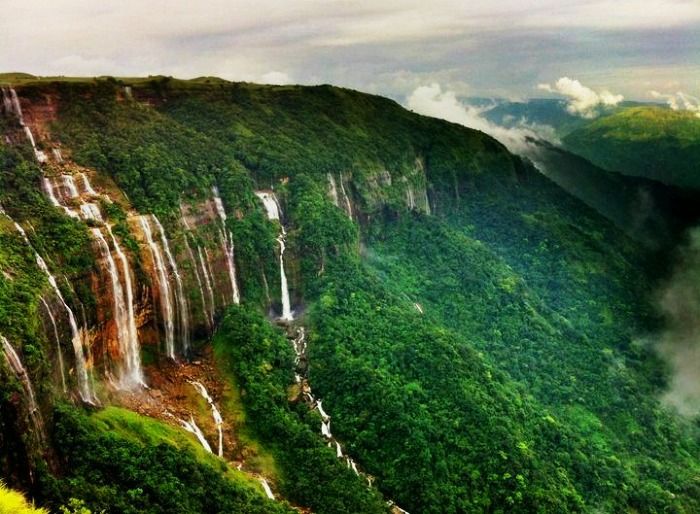 Hill stations of Meghalaya (Shillong, Mawlynnong & Cherrapunji)