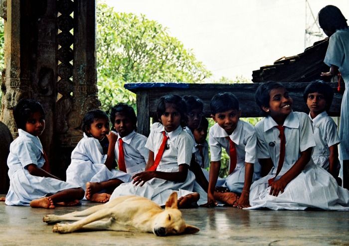 School children sri lanka