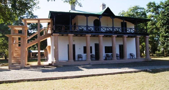 Dhikala Forest Lodge in Corbett