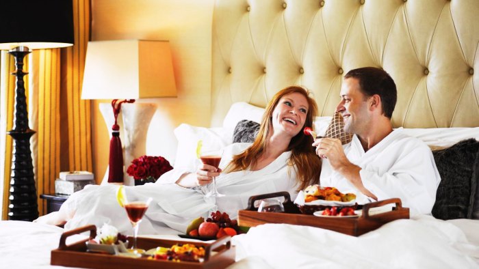 Couple enjoying a luxurious breakfast in Singapore