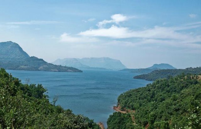 Mulshi boasts of a pleasant weather throughout the year, which adds to the serene beauty of the place.