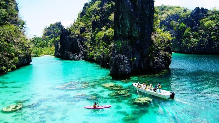 The azure waters of Palawan in Philippines