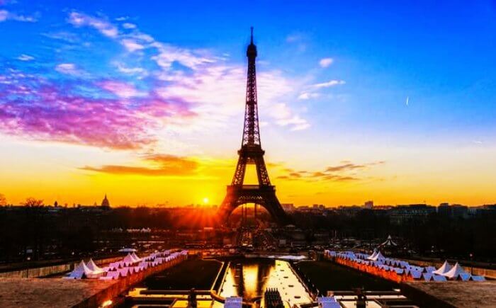 World’s most romantic honeymoon destination - the Eiffel tower in Paris