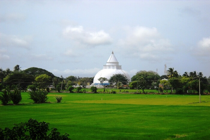 famous place to visit in Sri Lanka