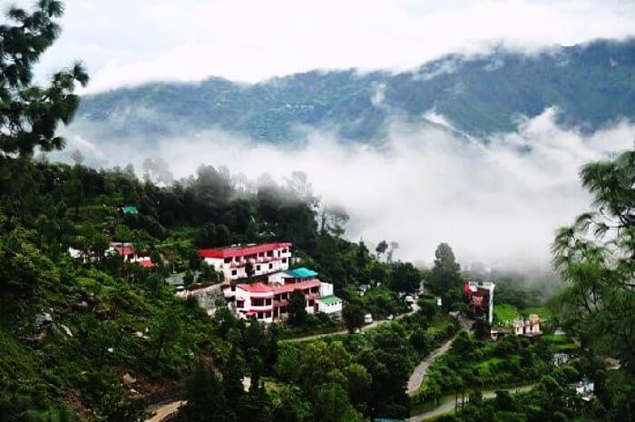 The beautiful landscapes and winding roads of Lansdowne