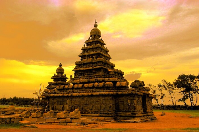 Waves clashing against the shore of Mahabalipuram Shore Temple