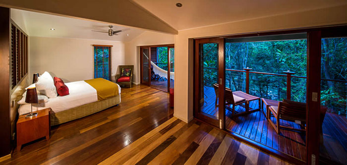 A suite at the Silky Oaks Lodge and Spa with porch