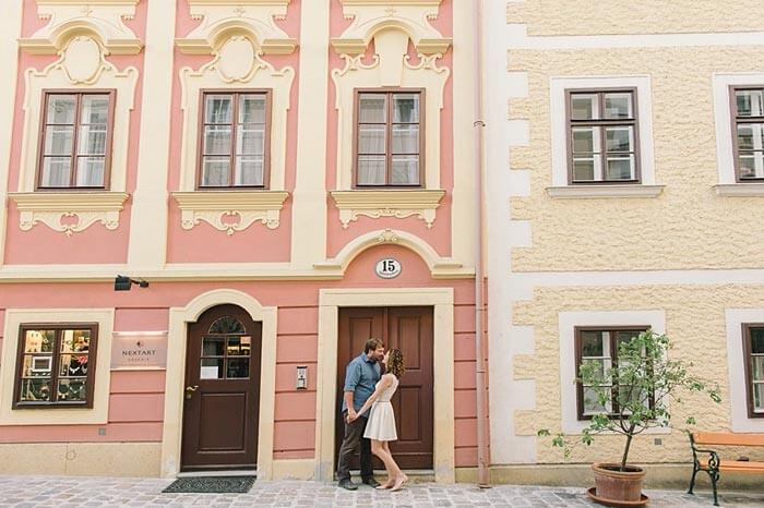 A couple in the city of Vienna