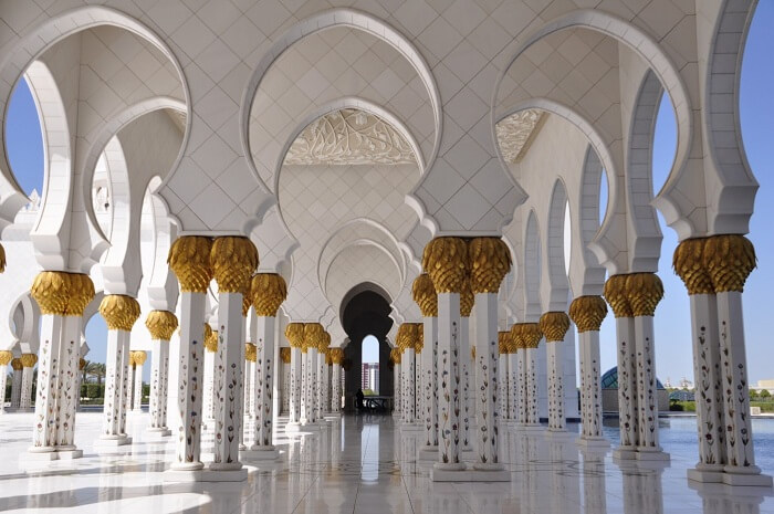 15 Amazing Places To Visit In Abu Dhabi Traveltriangle 