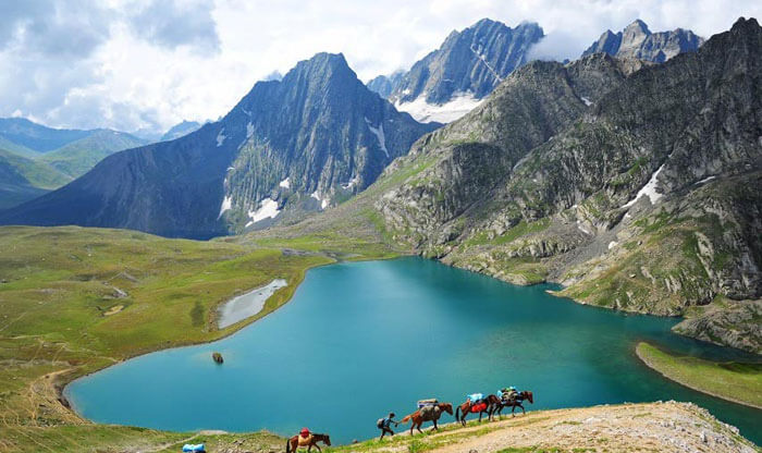 The stunning Tarsar Lake in Jammu & Kashmir