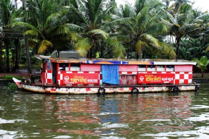 Alappuzha has the floating mall in Kerala