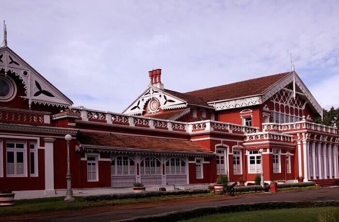 A view of the drive-in and entrance of the Hotel Fern Hill in Ooty