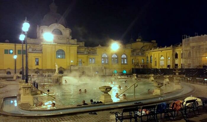 Relaxing in the local thermal bath of Budapest