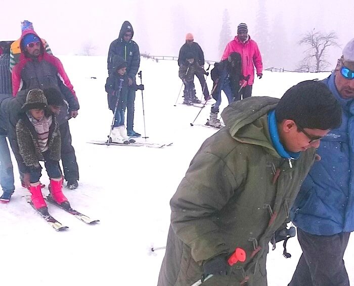 Skiing in Gulmarg