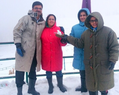 Family chilling in Gulmarg