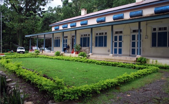 Lawn and entrance of the Himachal Tourism hotel at near Renuka ji