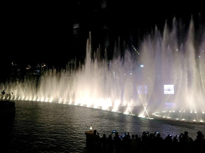 The beautiful view fo the light and fountain show in Dubai