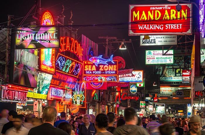 The happening nightlife of Pattaya with its bars & pubs
