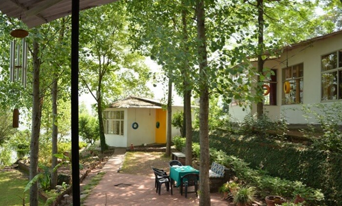 Lawn at the Writer’s Hill Resort near Renuka ji