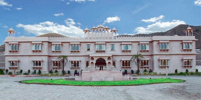 Panoramic view of the entrance to the grand Bhanwar Singh Palace