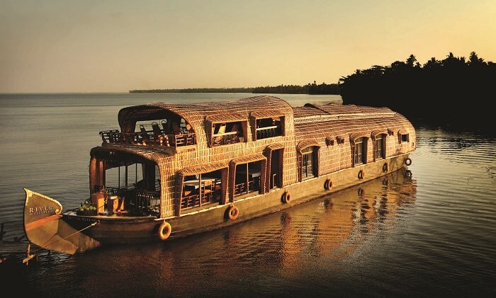 Houseboats in Alleppey provide the most memorable experiences for life