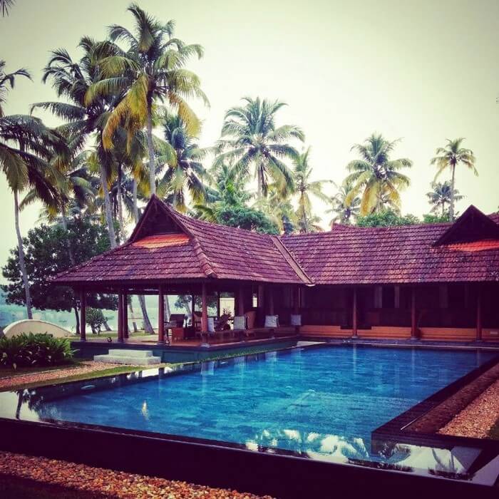 The private infinity pool og Vismaya Villa makes it among the best homestays in Kerala