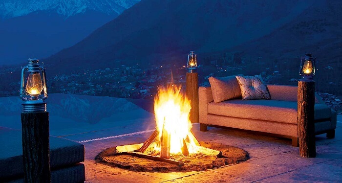 Vivanta by Taj-Dal View is touted to be one of the best hotels in Srinagar near Dal Lake