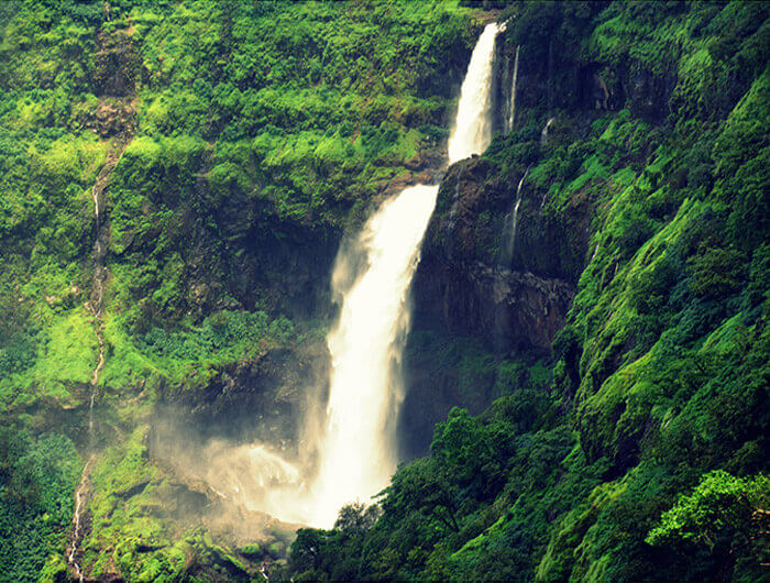 The cascading waters at Lingamala Falls and the surrounding greenery at Mahabaleshwar