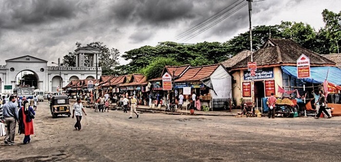 Shopping at Chalai Market is one of the popular things to do in Trivandrum