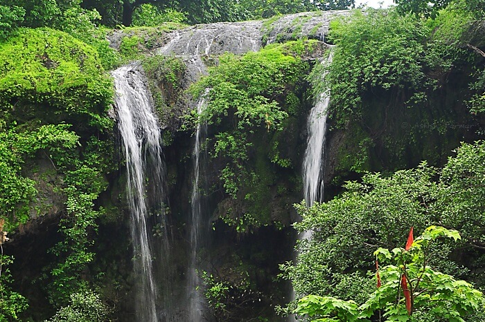 Hathni waterfall is 100 metres high and a serene picnic spot near Vadodara