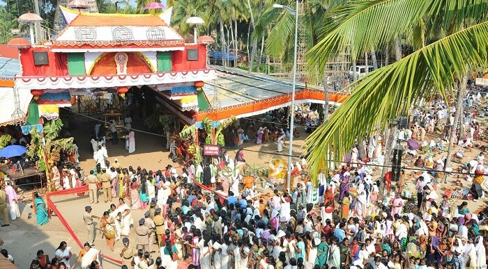A crowd of the devotees at Karikkakom Chamundi Devi Temple