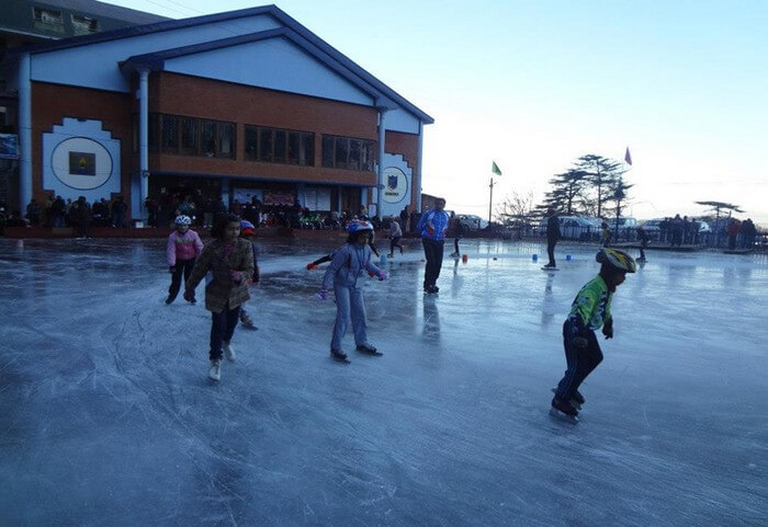Kids skating in Mussoorie