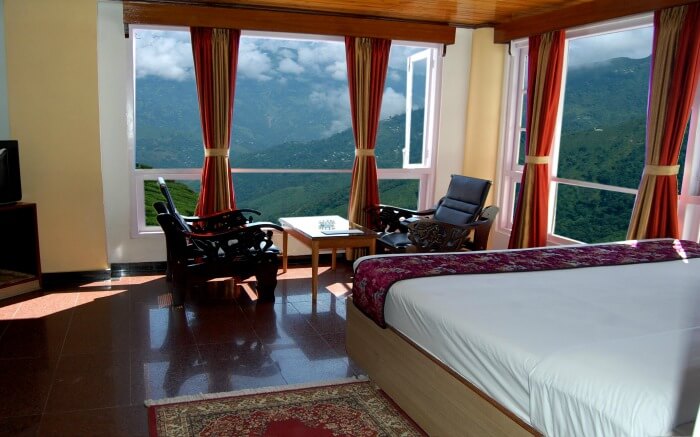 Room looking over the cloud kissed valley