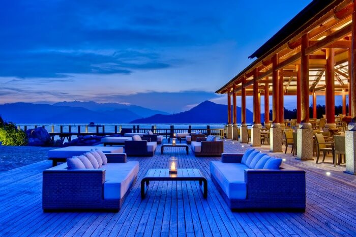 Candlelight dinners at An Lam Ninh Van Bay Villas
