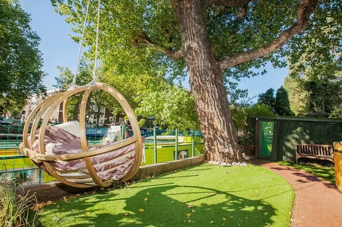 The sprawling private garden attached to the luxurious Lila houseboat in London